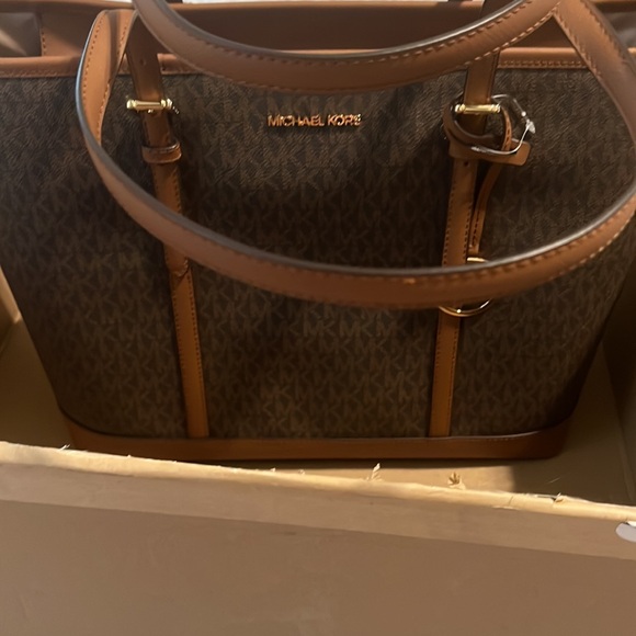 Michael Kors Jet Set Travel Large Shoulder Tote Brown - Picture 4 of 5